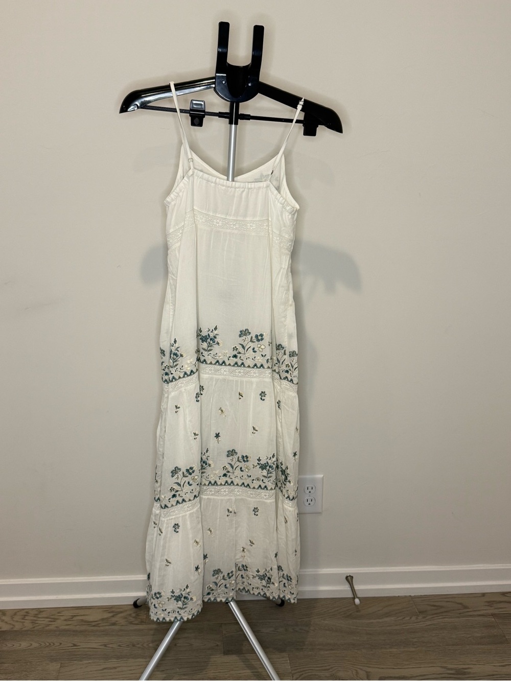 Lucky Brand XS Embroidered Boho Maxi Dress Ivory Blue Floral Lace NWOT - Picture 6 of 11